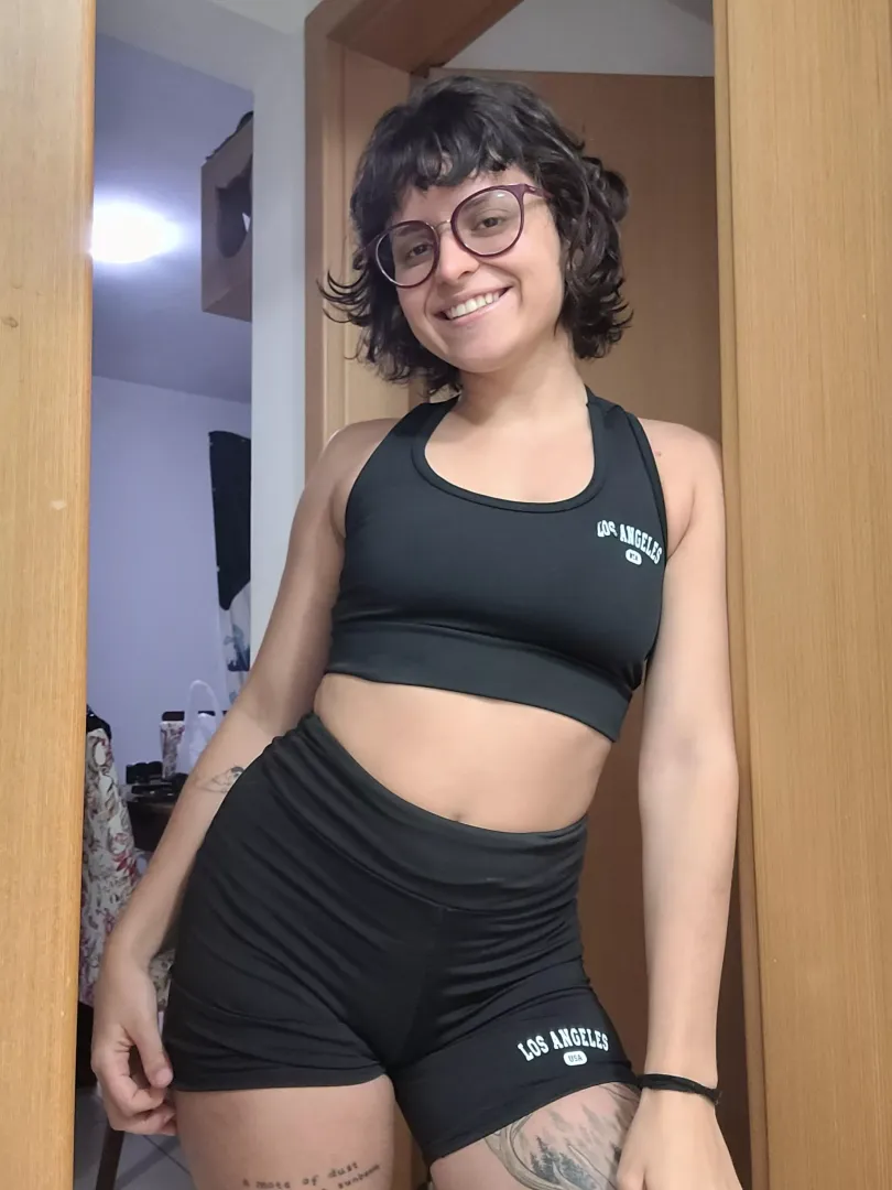 Be my gymbro! I would love some cardio after workout 🤭