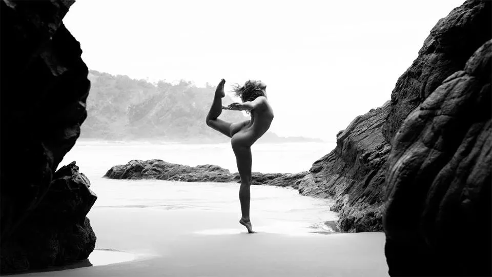 beach dancing 📷 Colin Jenkins