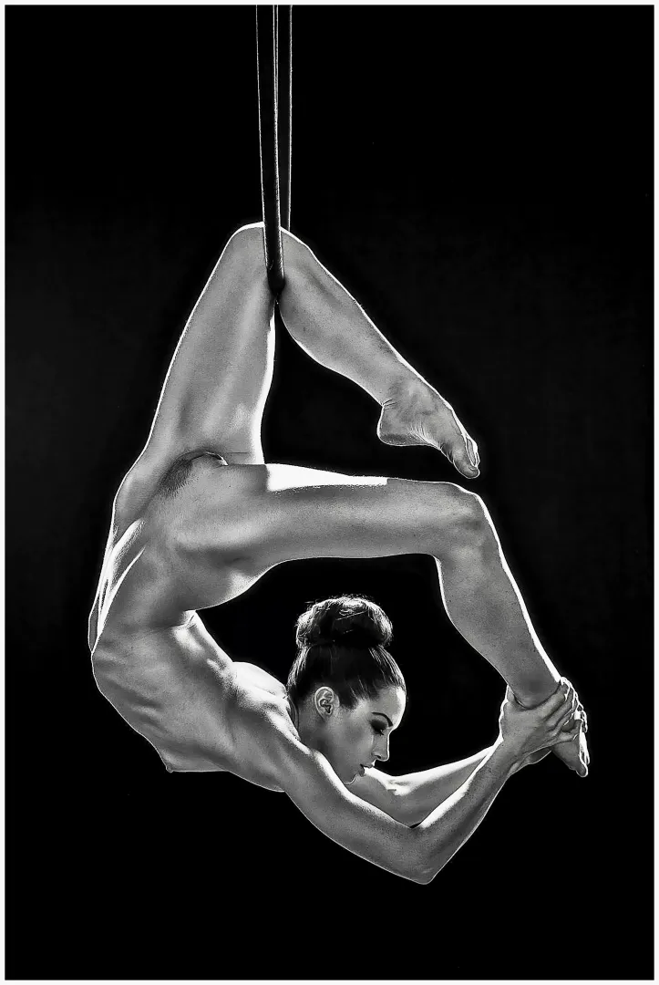 Beautiful rib cage pose