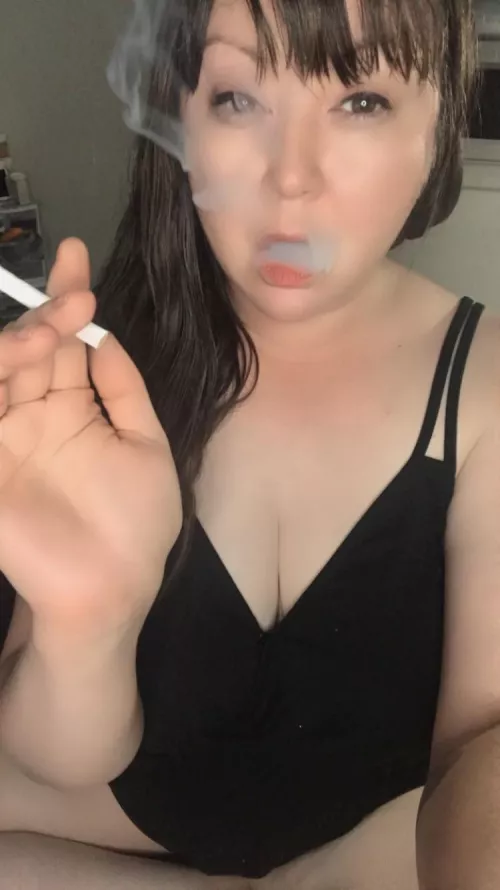 Bedtime cigarette 🚬 goodnight darlings