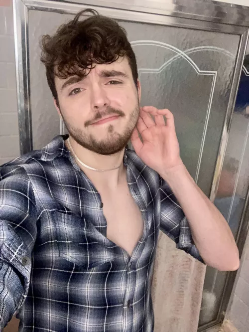 Been feeling not so good lately so trimmed the beard and tried to put on a (too tight) button up 😬