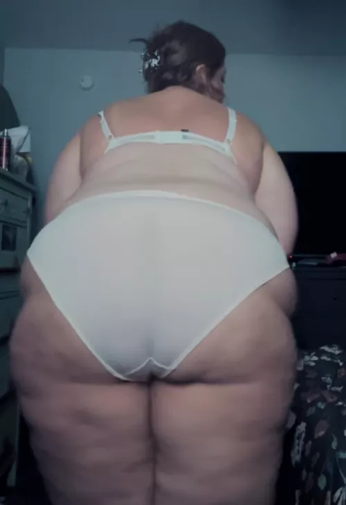 Bend me over 😉💋