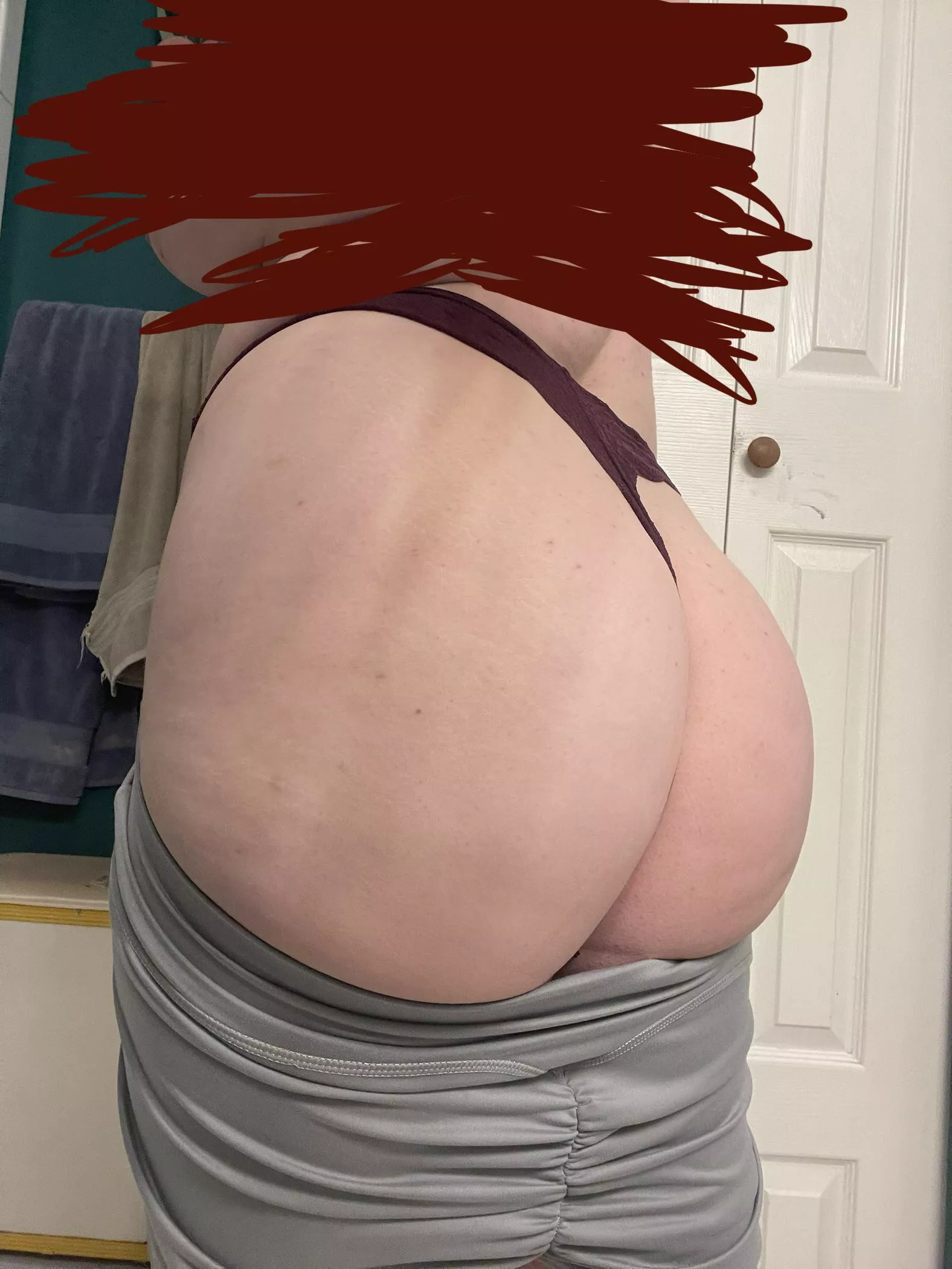 bend me over & use me please 🥰