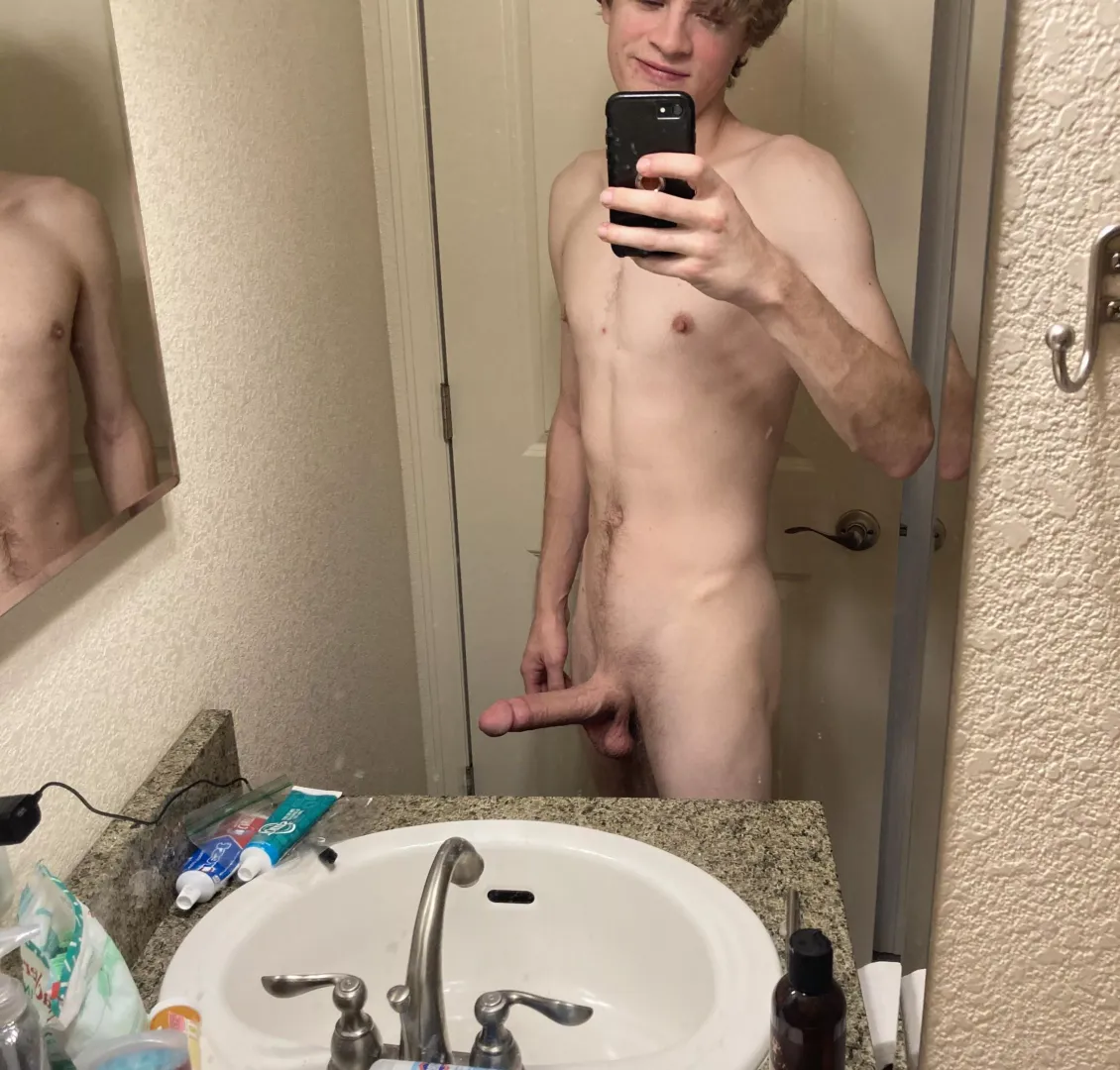 Bend over, I wanna feel you on me