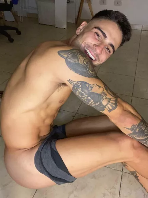 Best outfit is no outfit