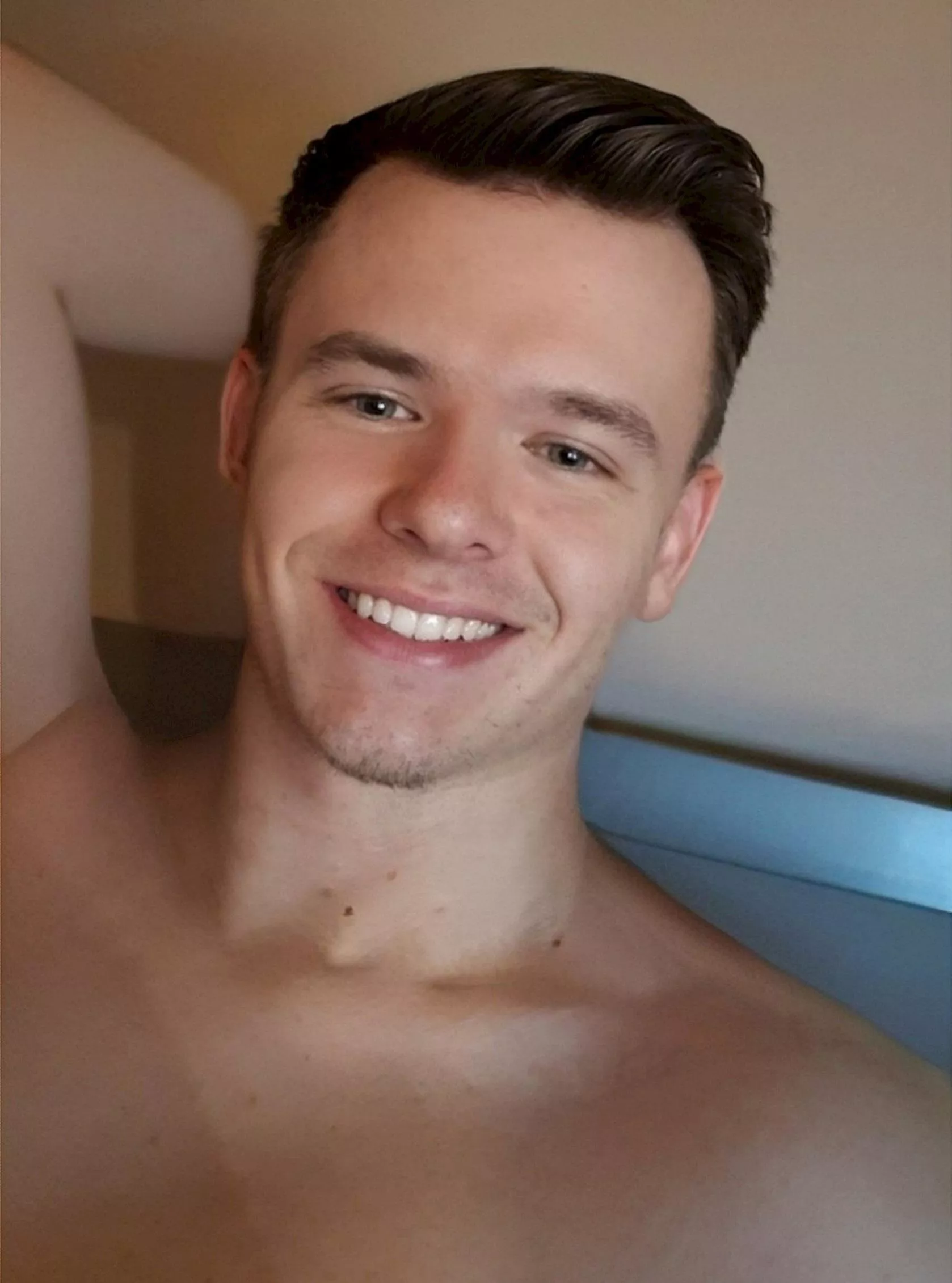 Best wishes for 2023 everyone! Hoping I get a partner this year