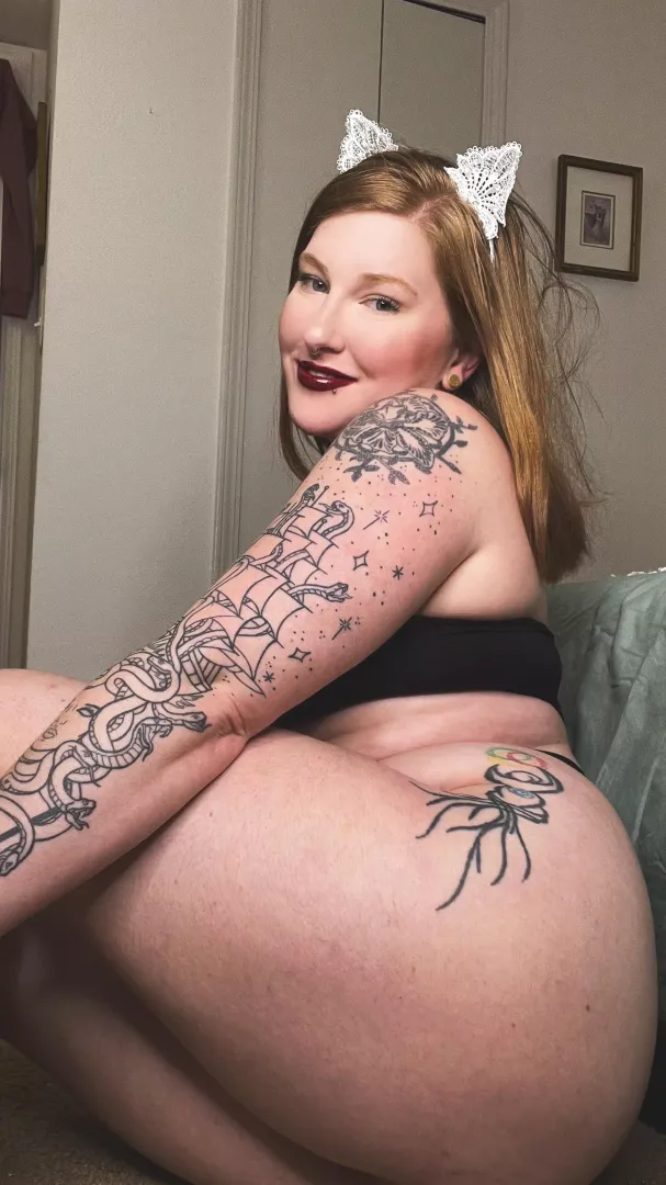 bet I could crush you with these thighs