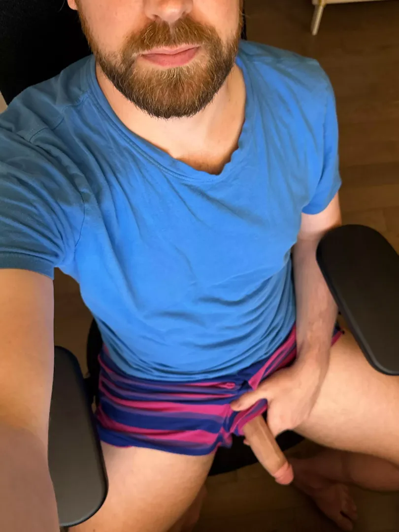 Bi 39. Horny morning. Anyone else is? 😈