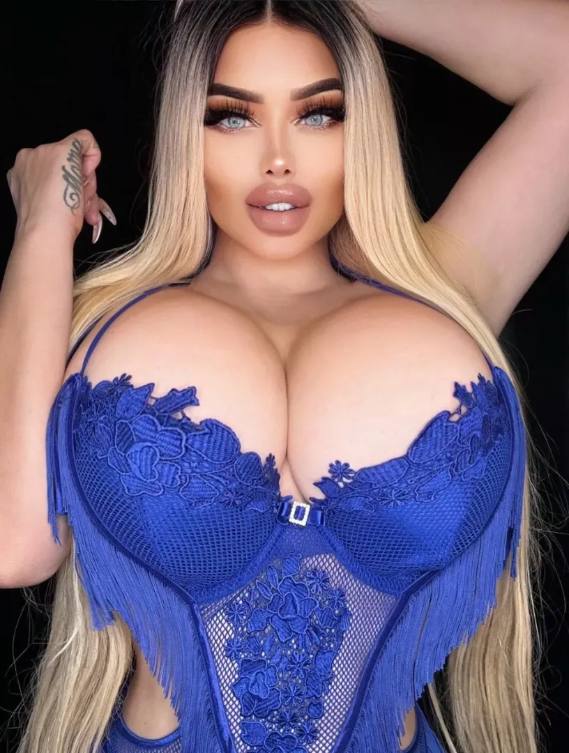 Bibi in blue 💙