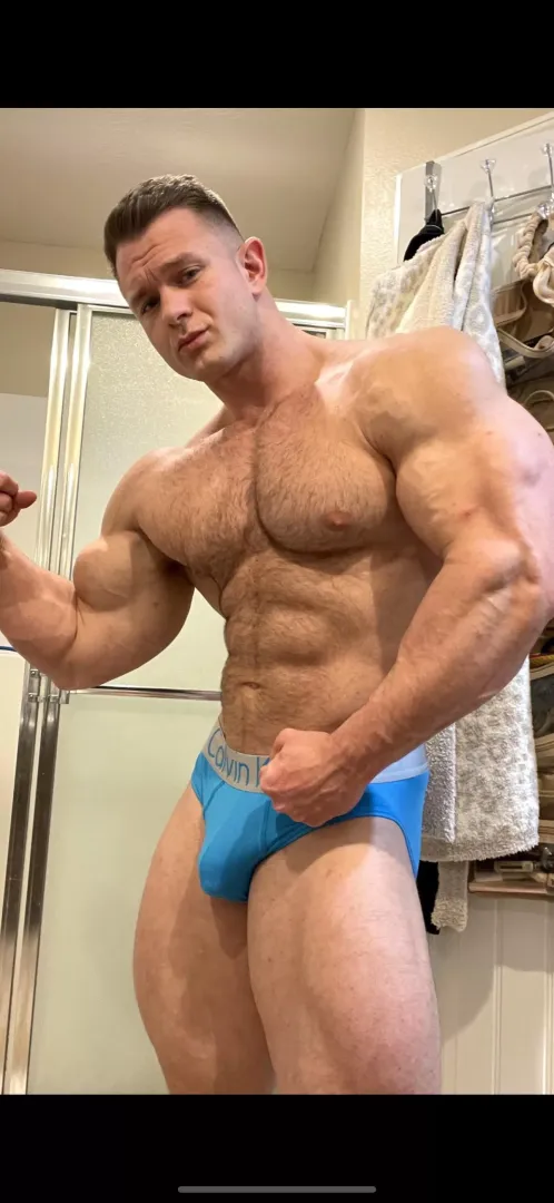 Biceps and 🦍🧸