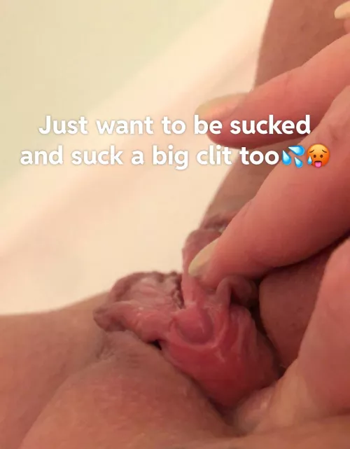 Big clit👀