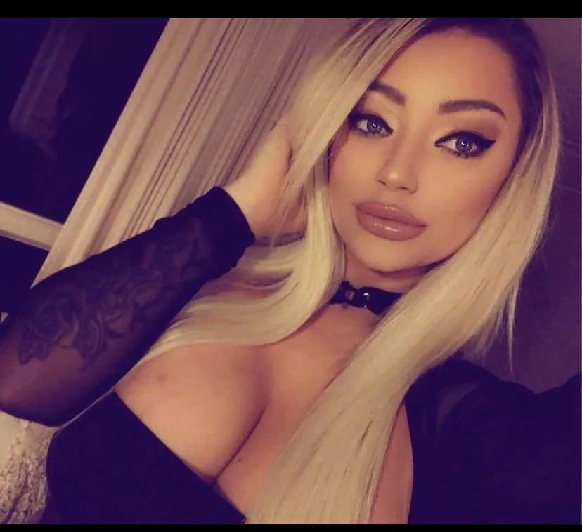 Big tit blonde