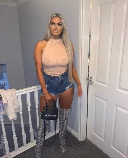 Big tits , big lips