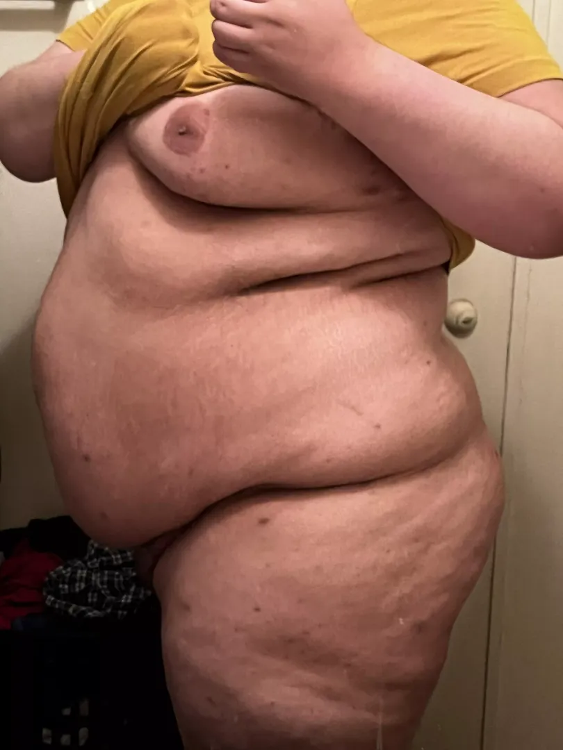 Big titties, big butt too 😜