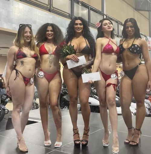 Bikini Contest 