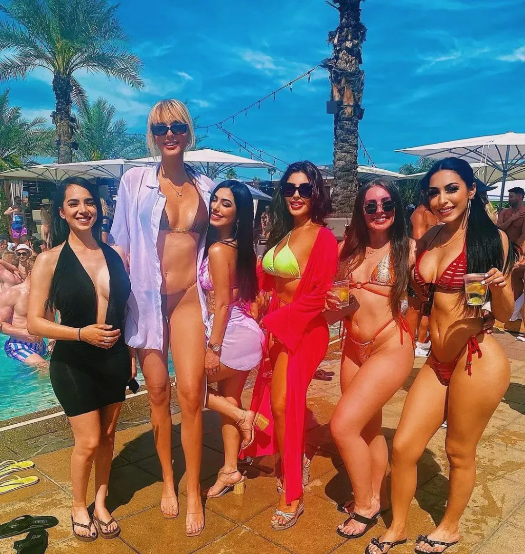 Bikini ladies