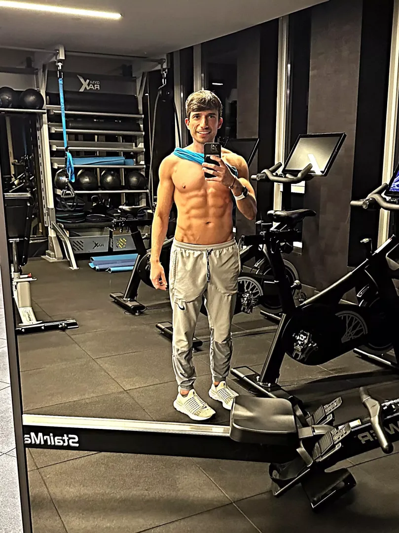 Birthday gym selfie