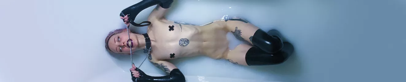 Biting my leash in a milk bath
