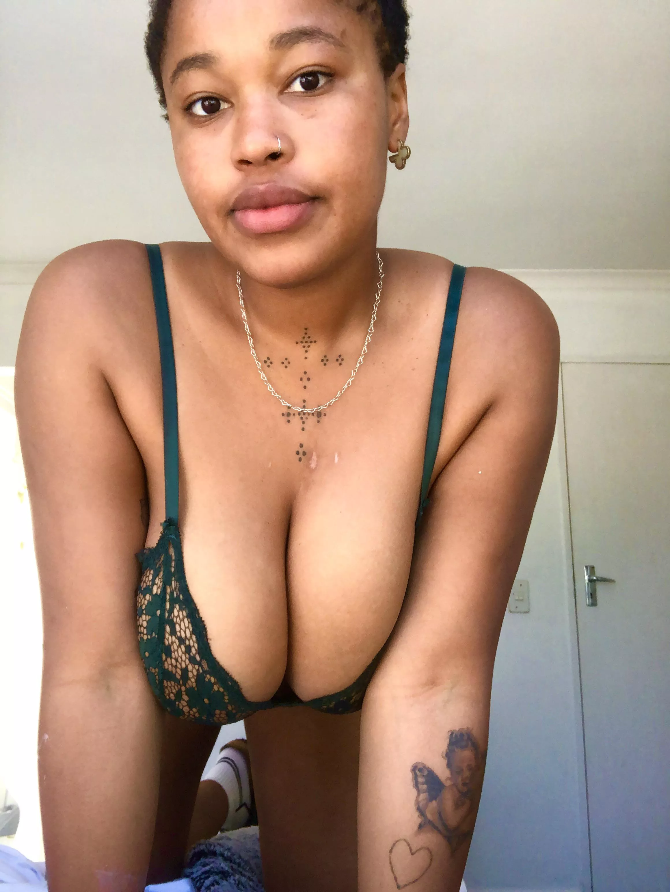 Black girls >>