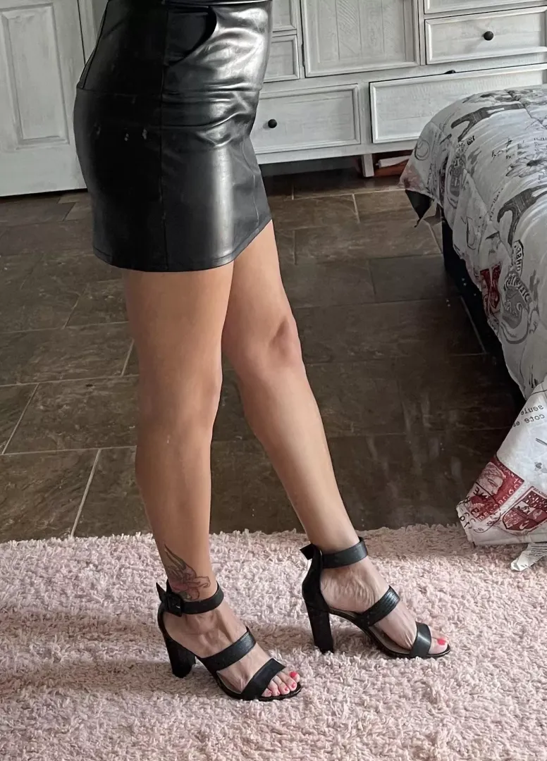 Black is always sexy! 😘 