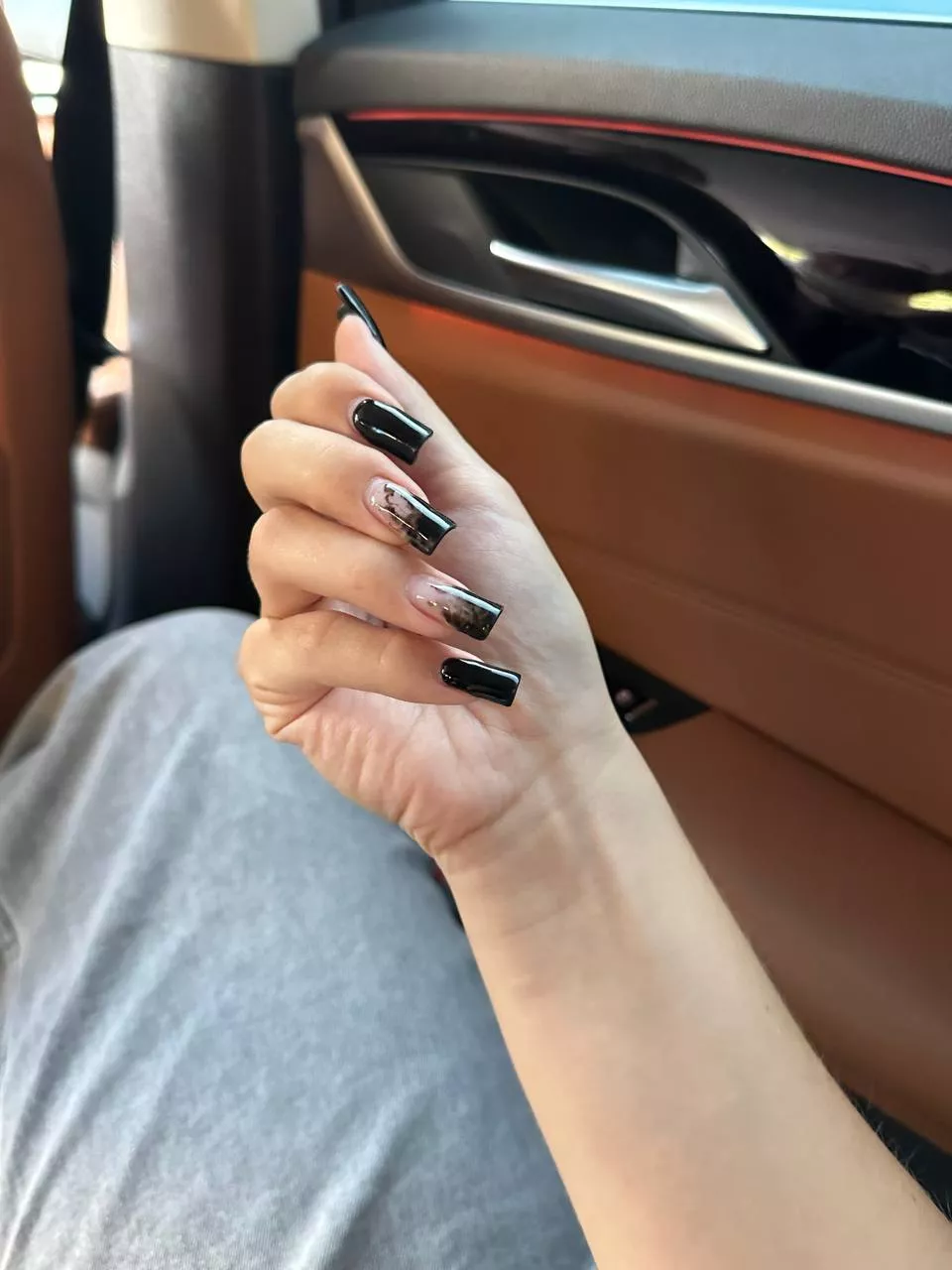 black nails look so good