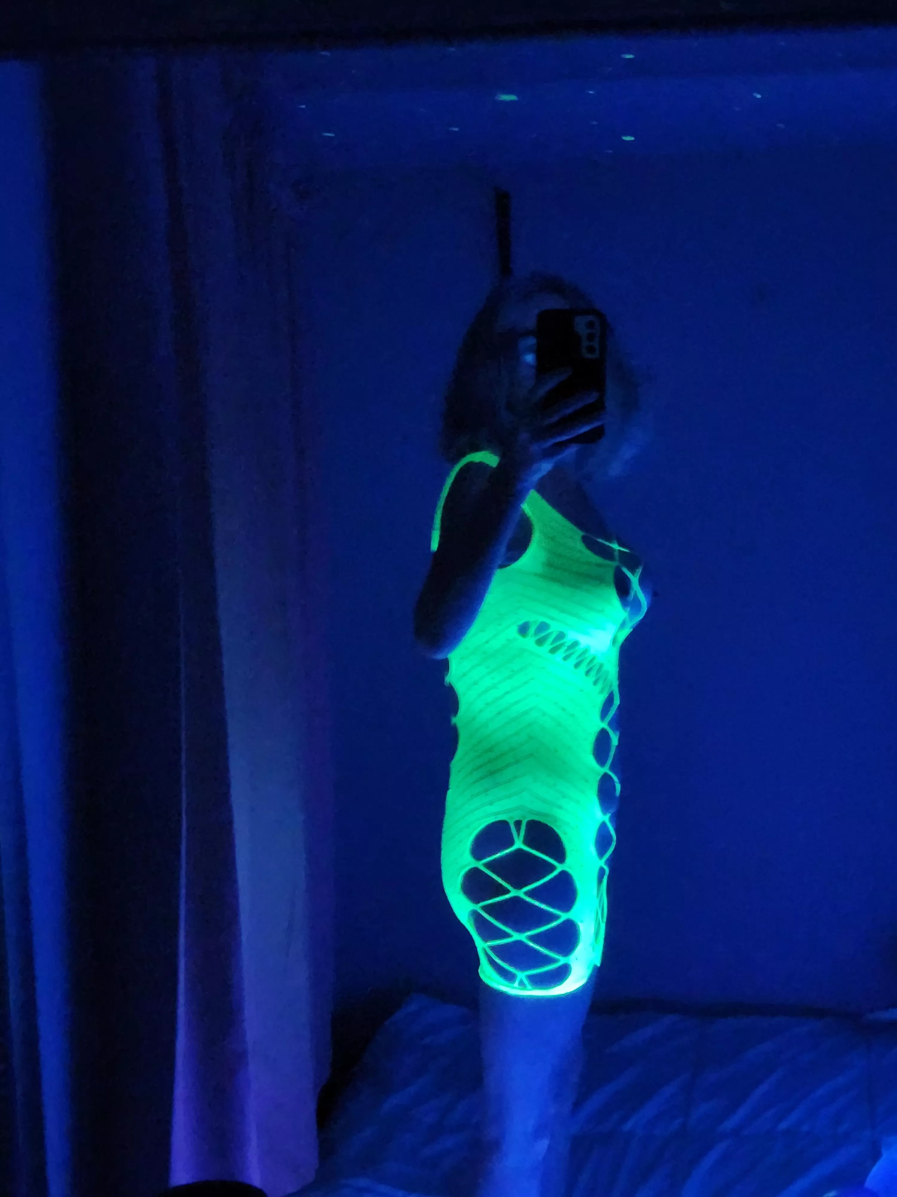 Blacklight Selfie!