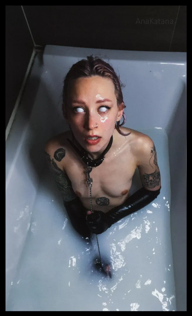 Blind slave girl in latex