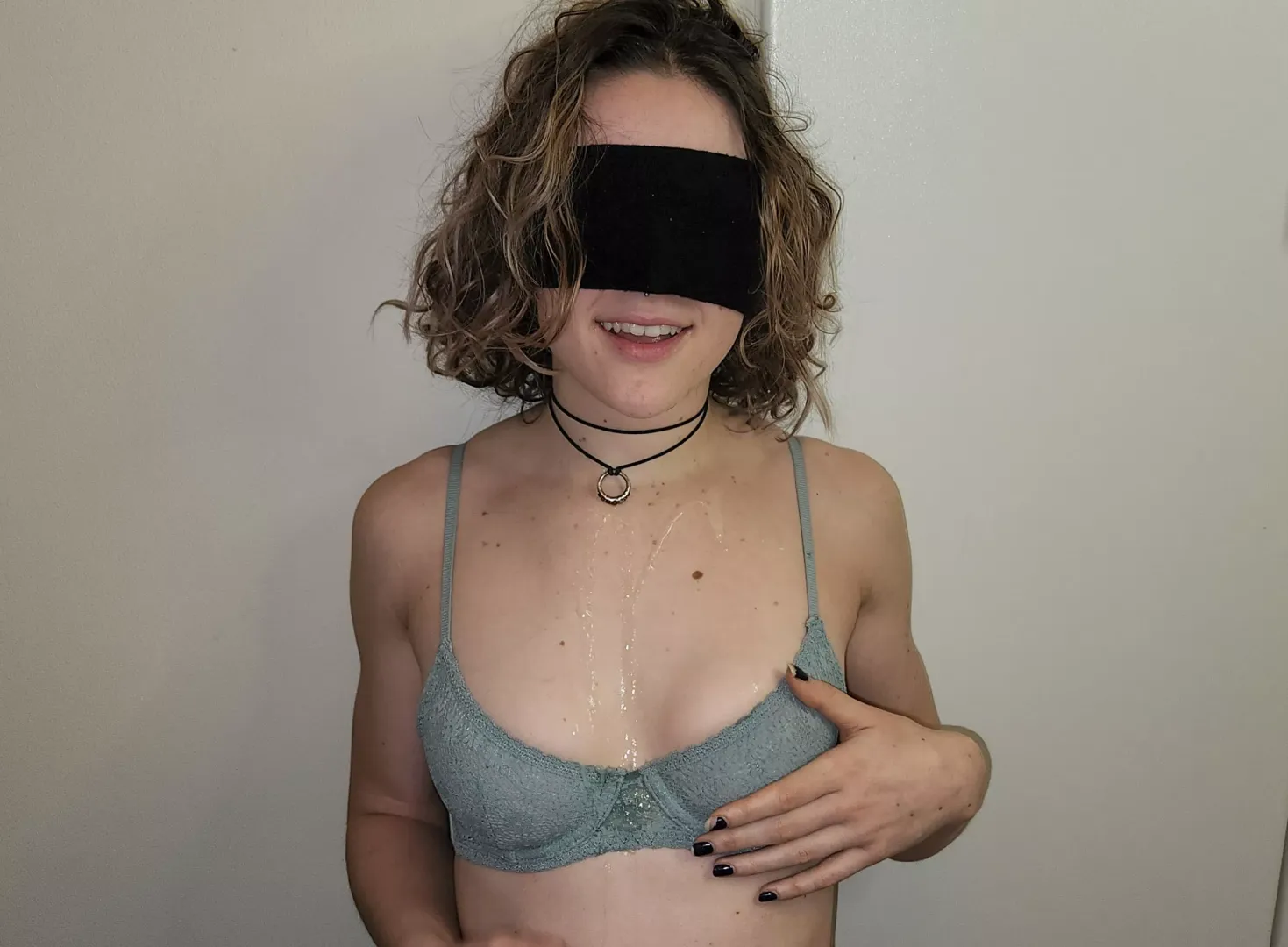 Blindfolded blowjob ended in my freckles being covered in cum!