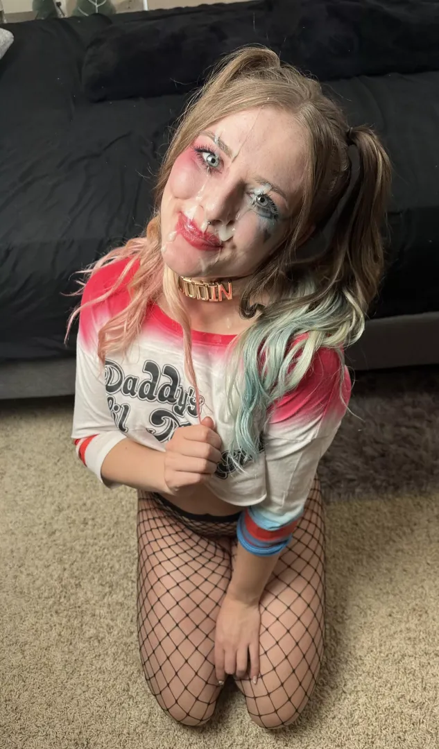 Blonde cumslut ;)