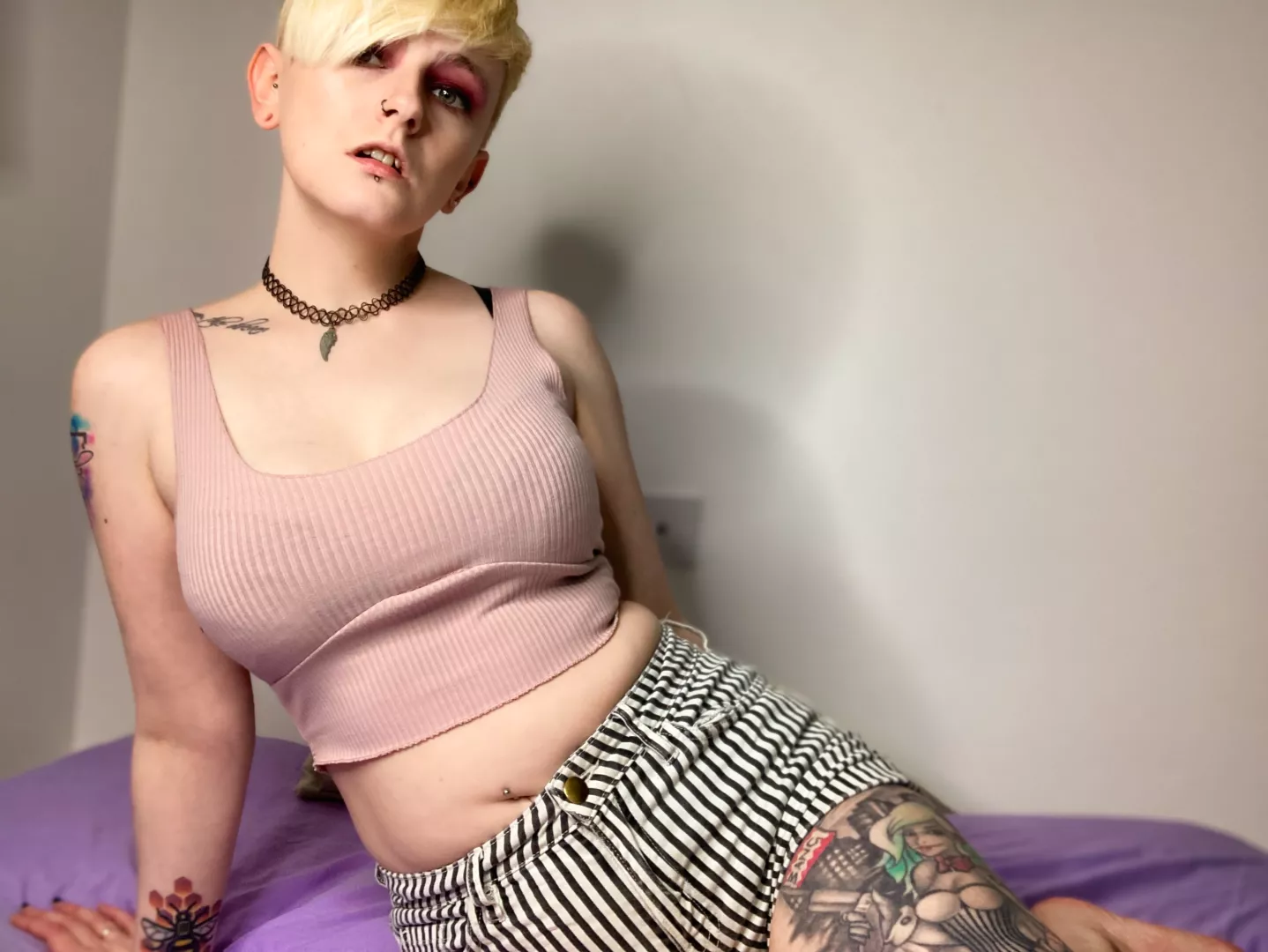 blonde emo chick hehe
