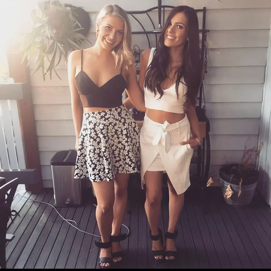 Blonde vs Brunette? IRTR