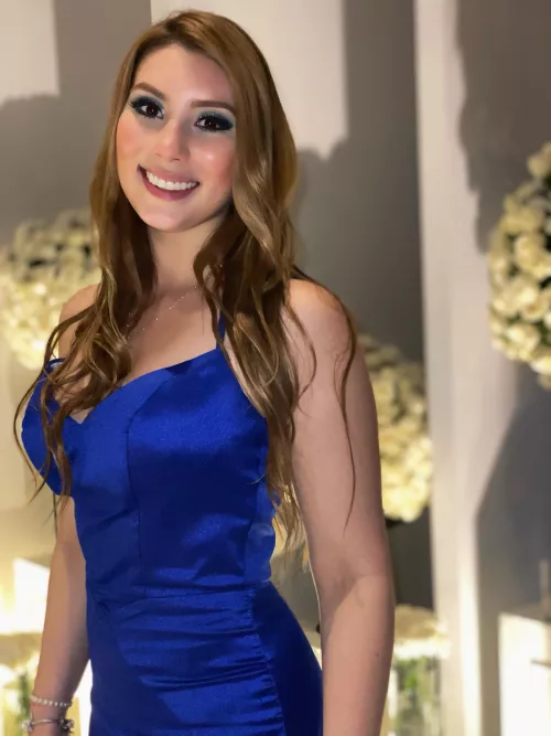 Blue Blonde girl