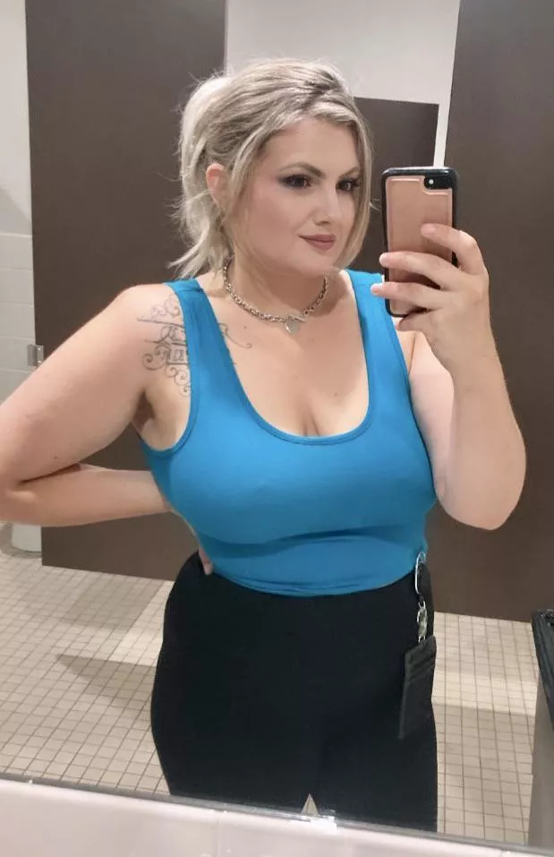 Blue crop top 🦋