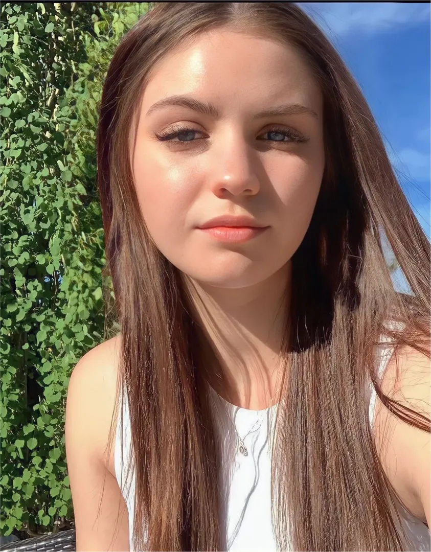 Blue eyes. (IUTR)