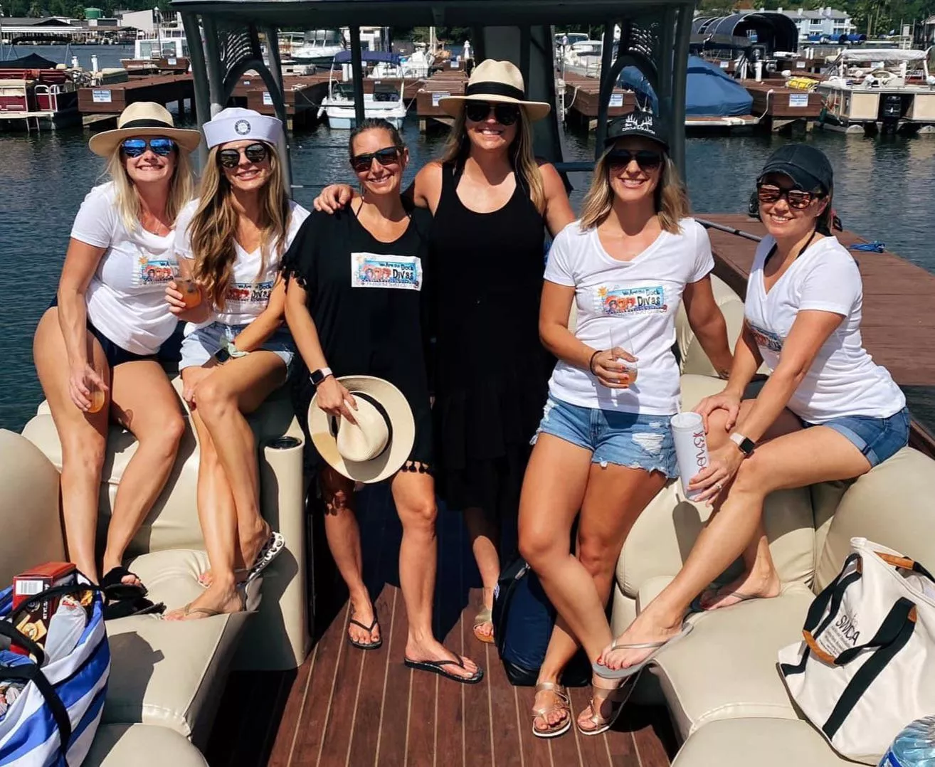 Boat Milfs, dm open