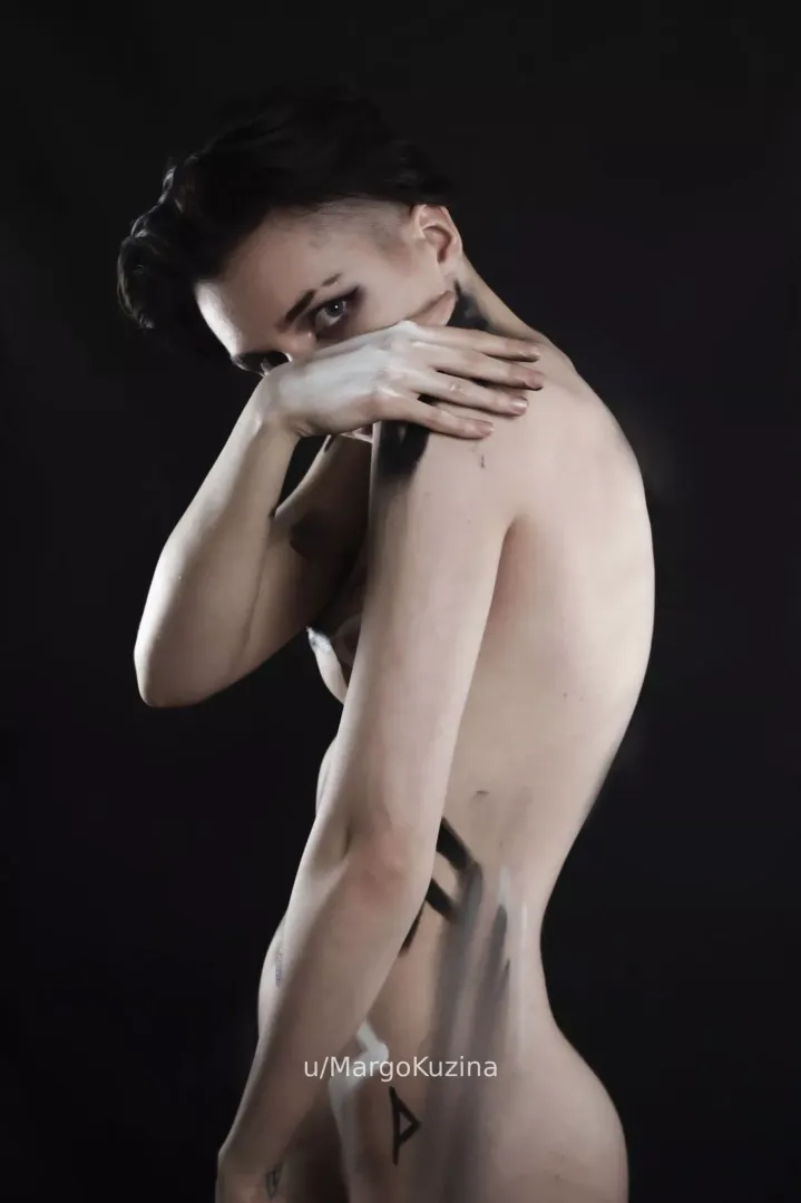 Body paint photoset