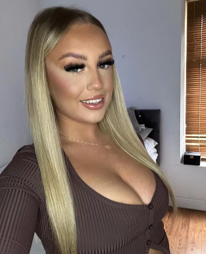 Boobs on Bobbie