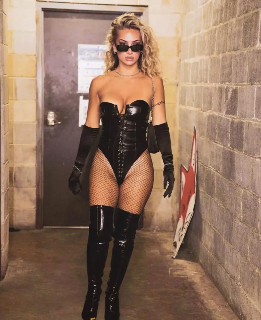 Boots and fishnet