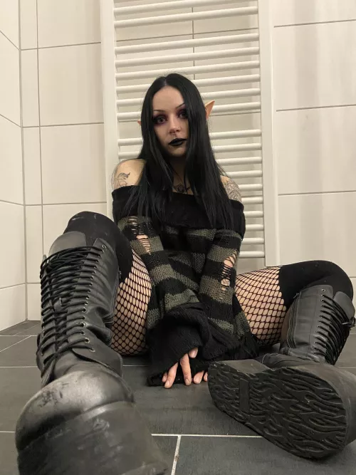 Boots stay on