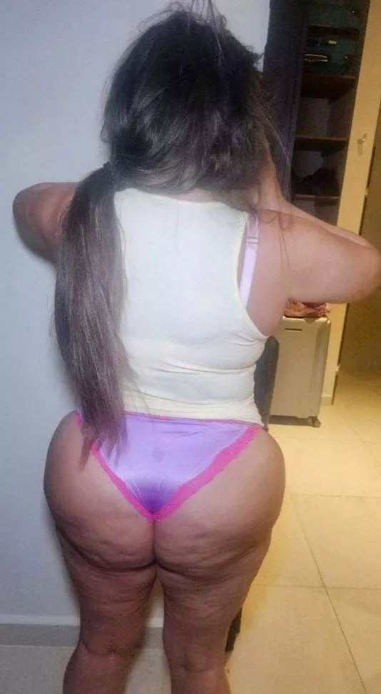 Booty booty Friday 
