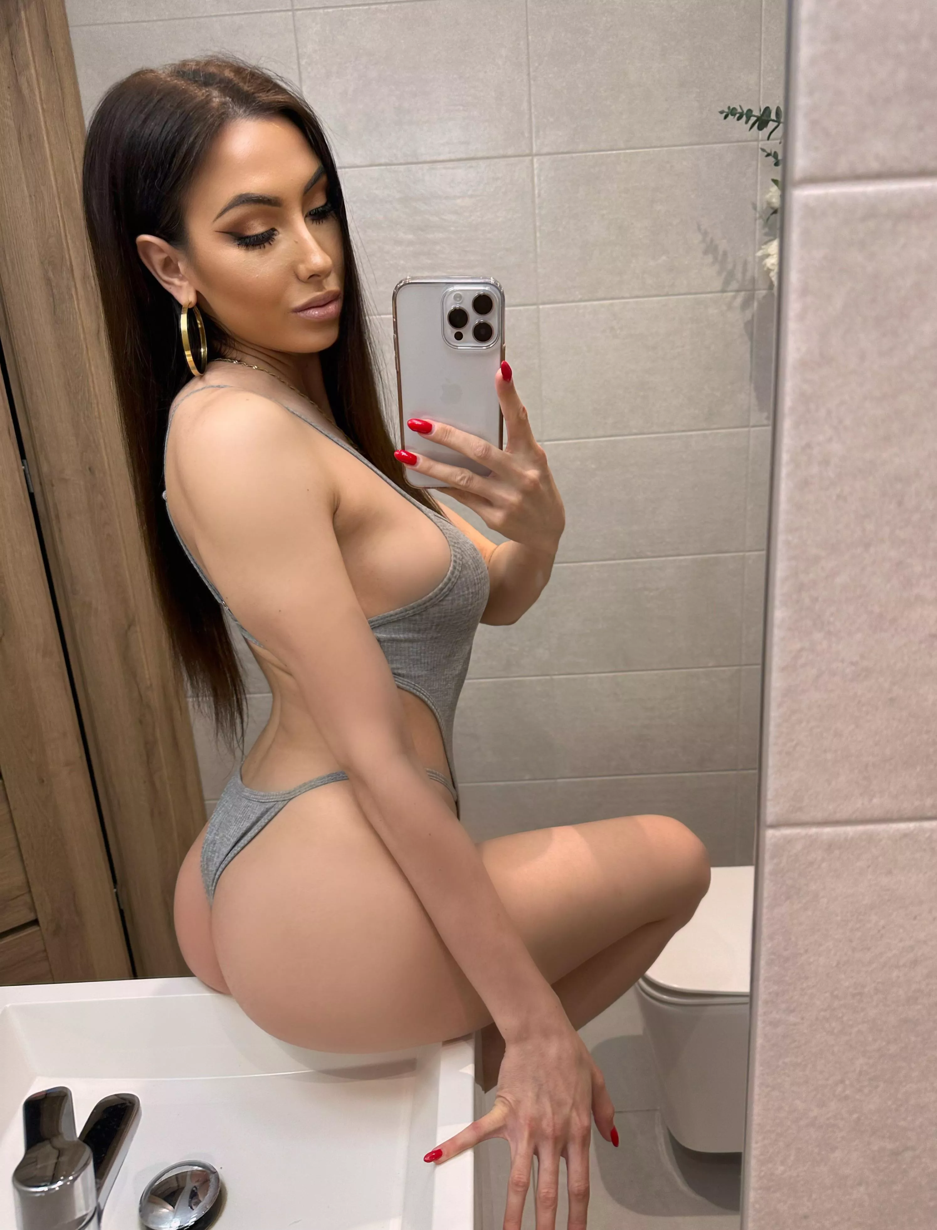 Booty on sink