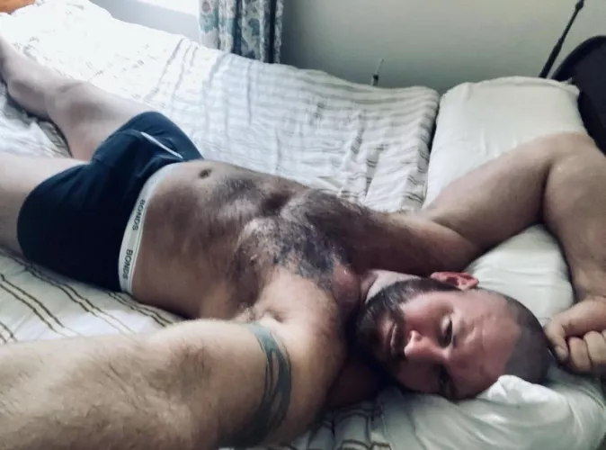 Bored asf, who can massage my co*k n kiss?… I’m a verse