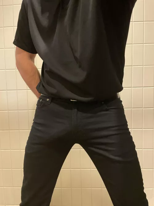 Bored at work. Do me to see what’s inside.