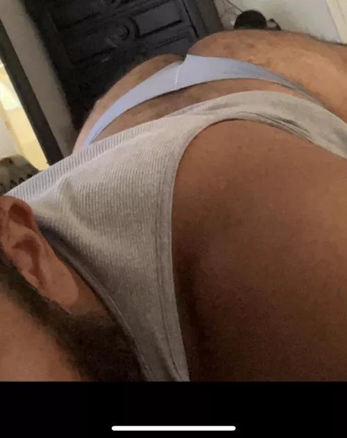 Bored, awake and horny af 😫