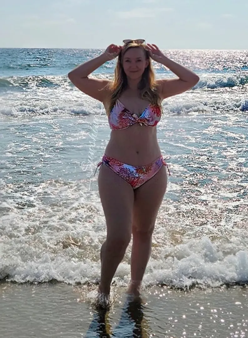 Born in 1973 ❤️ Do I still look good in a bikini?