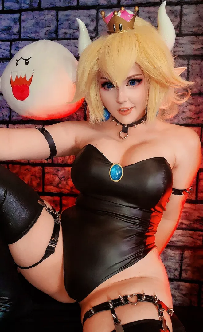 Bowsette cosplay by NebulaNeko