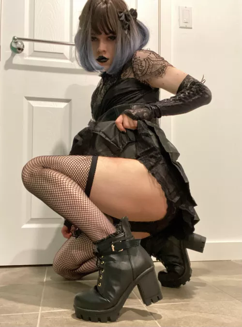 🖤boy thighs save lives? Do you think mines are nice?🖤☺️