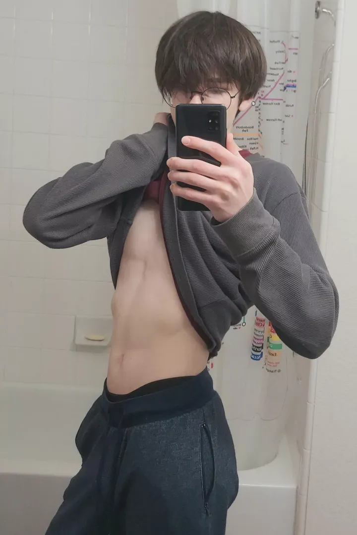 boy tummy :3