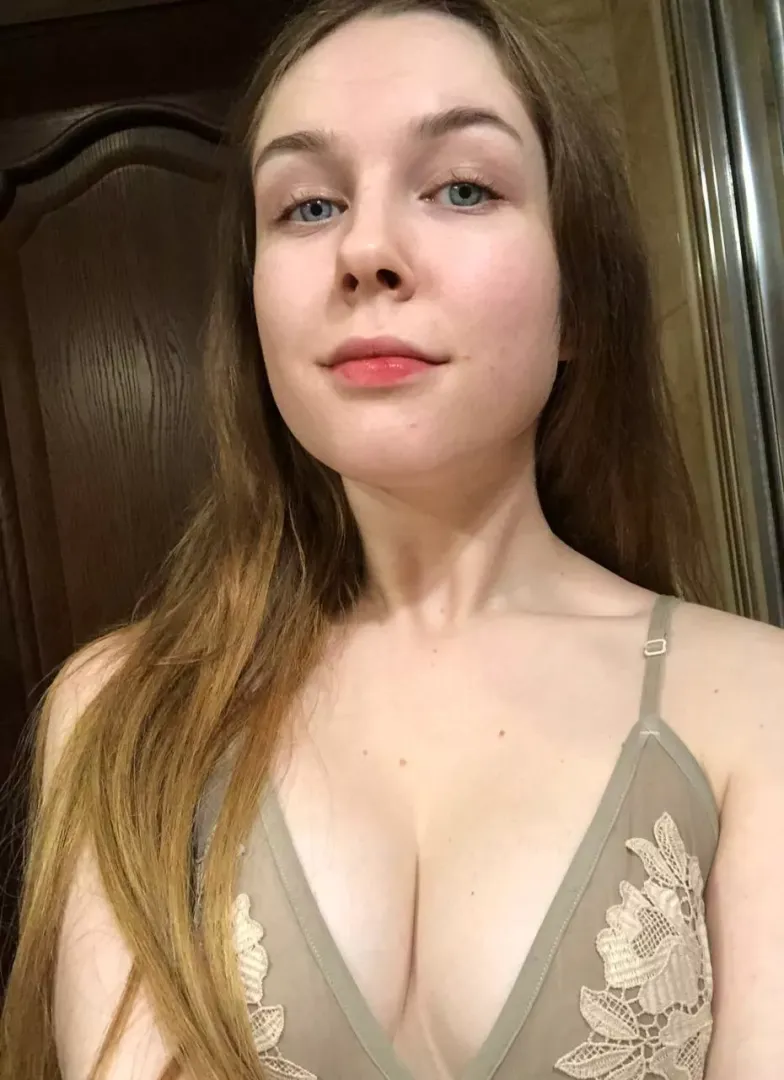 Breathtaking Babe