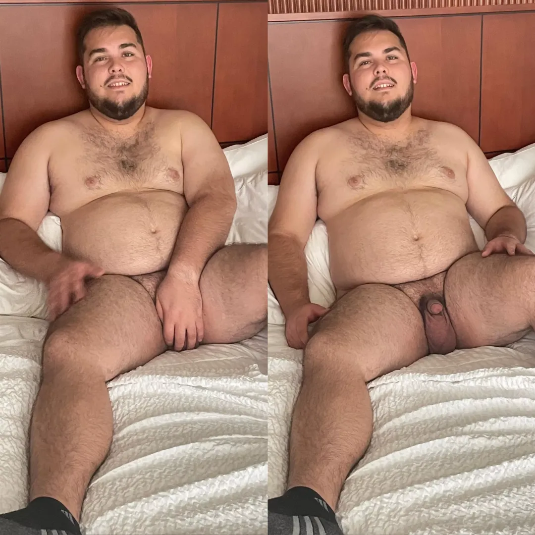 Buddy got to the hotel room we’re sharing earlier than I thought… and the pictures of my reaction to him walking in are pretty priceless 😅